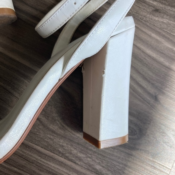 Revolve X RAYE Womens Valerie Block Heel Ankle Strap White Size 8.5 - Picture 5 of 7